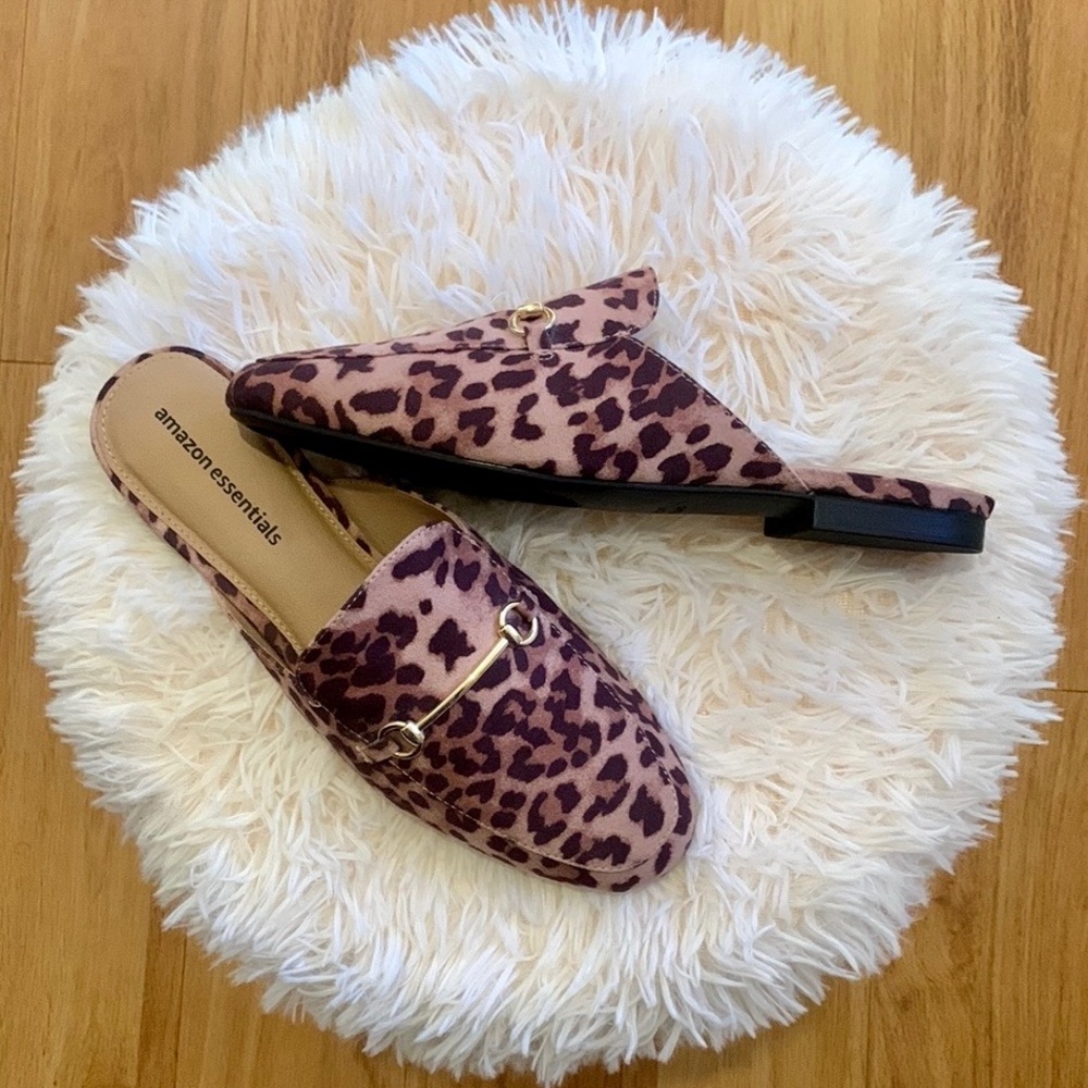 Amazon Essentials Faux Leopard Suede Mules Loafers • Size: 9.5